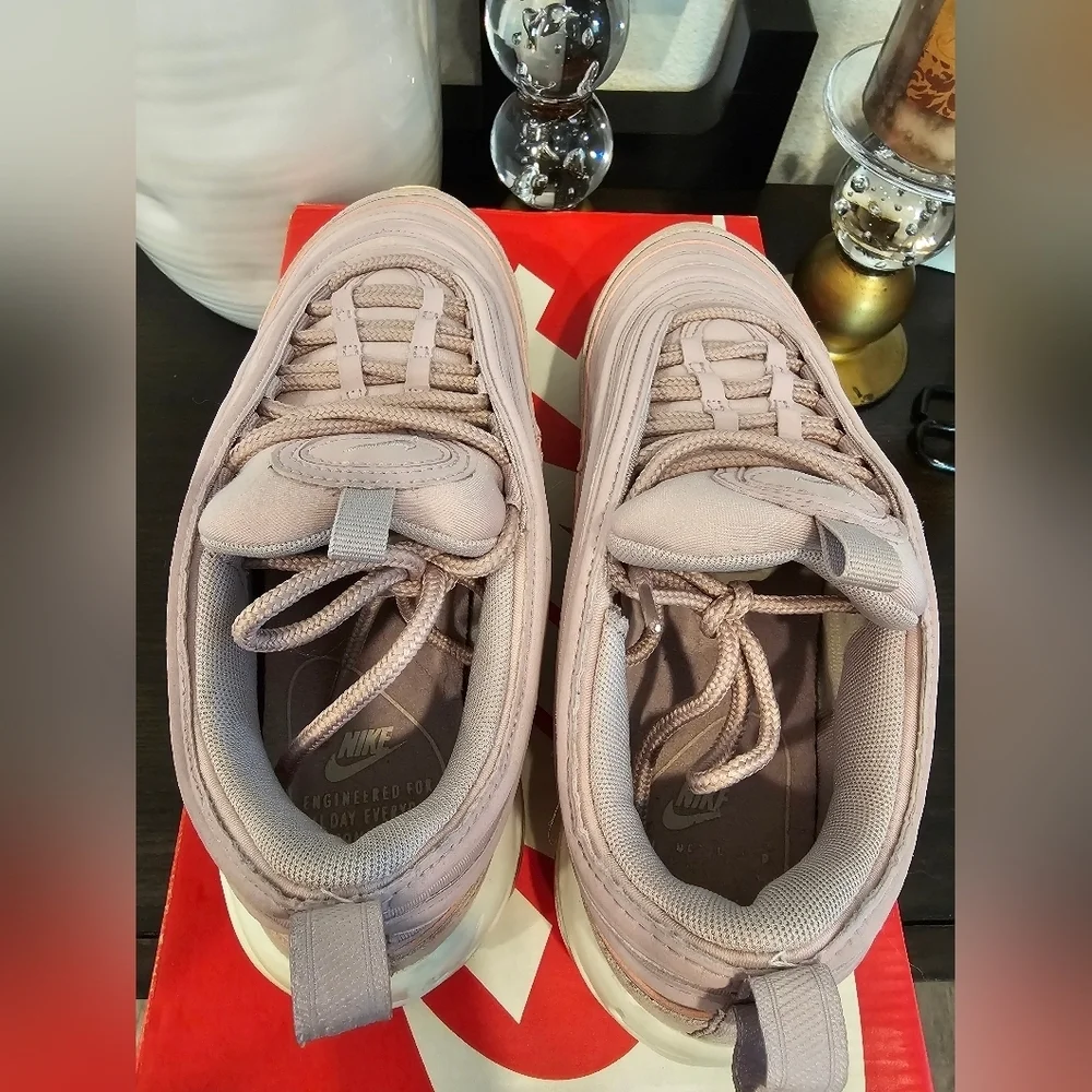 Nike Air Max 97 Sneakers Size 6.5.